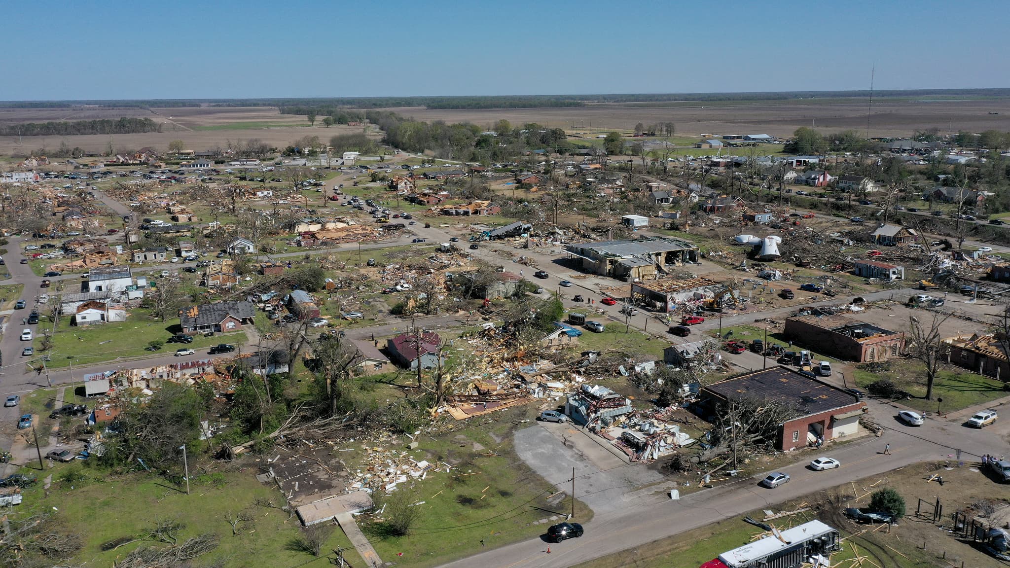 Une vue aérienne de la ville de Rolling Fork, dans le Mississippi, le 25 mars 2023, après le passage des tornades.