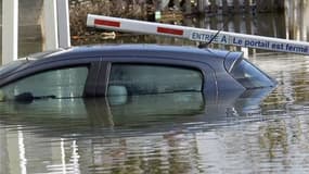 Dégâts provoqués par la tempête Xynthia, en février 2010. Un centre de recherches pourrait voir le jour d'ici 2015 en Vendée, dans le secteur de La-Faute-sur-Mer, épicentre de la catastrophe de 2010, pour renforcer la sensibilisation aux risques sur le li