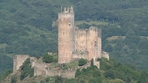 Une fois édifié en 1253, le château de Najac a résisté à tous les sièges militaires