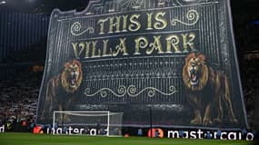 Un tifo au Villa Park avant Aston Villa-PSG, le 15 avril 2025