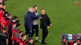 Le moment où José Mourihno attrape le nez de son homologue, Okan Buruk, le 2 avril 2024