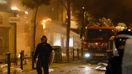 A Woolwich, dans le sud-est de Londres. De nombreux quartiers de Londres mais aussi des villes de province ont été le théâtre d'une troisième nuit d'émeutes et de pillages. Le Premier ministre britannique David Cameron doit tenir une réunion de crise ce m