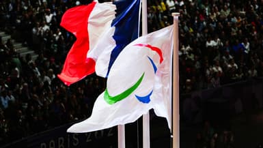 Les drapeaux paralympiques et français, le 8 septembre 2024.