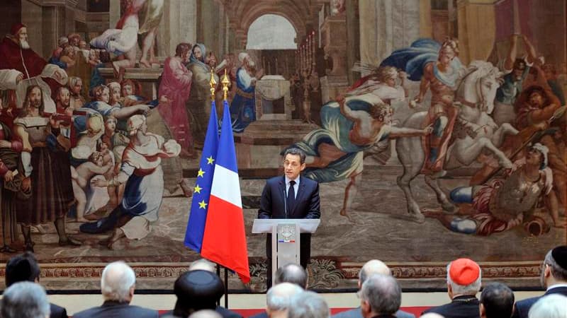 Lors de sa présentation de ses voeux aux autorités religieuses, à l'Elysée, Nicolas Sarkozy a reproché à François Hollande de vouloir inscrire la loi de 1905 sur la séparation des Eglises et de l'Etat dans la Constitution, au risque selon lui de raviver l