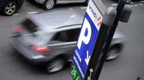 En comparant, pour 588 parkings de France métropolitaine , les tarifs de juin 2015 avec les tarifs pratiqués en septembre 2013, l’association dénonce le dérapage des prix des parcs de stationnement.