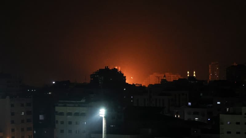 Explosion à Gaza après des affrontements entre Palestiniens et forces de l'ordre israéliennes le 21 août 2021.