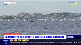 Jeux olympiques 2024: la ministre des Sports visite la base nautique de Marseille