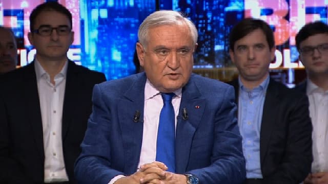 Jean-Pierre Raffarin était l'invité d'Apolline de Malherbe dans BFM Politique le 8 février 2015.