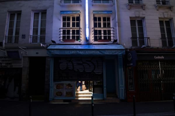 Un restaurant fermé pour cause de confinement, le 3 novembre 2020 à Paris