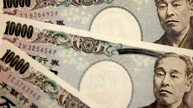 La monnaie japonaise chute à son plus bas niveau depuis 40 ans, à 161,94 yens pour un dollar