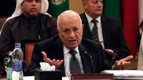 Le secrétaire général de la Ligue arabe, Nabil Elarabi, durant une réunion sur la situation en Syrie, dimanche au Caire. L'organisation panarabe a de nouveau appelé le gouvernement syrien à mettre fin à la répression des manifestants contestant le régime