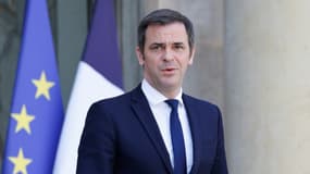 Le ministre de la Santé Olivier Véran le 23 mars 2022 à Paris
