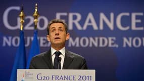 Faisant le bilan des premiers travaux du sommet du G20 de Cannes, Nicolas Sarkozy a salué jeudi l'évolution du débat en Grèce sur le référendum à propos de l'aide européenne, qui pourrait déboucher sur son annulation. /Photo prise le 3 novembre 2011/REUTE