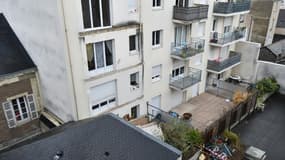 Les débris d'un balcon qui s'est effondré faisant quatre morts, à Angers le 16 octobre 2016