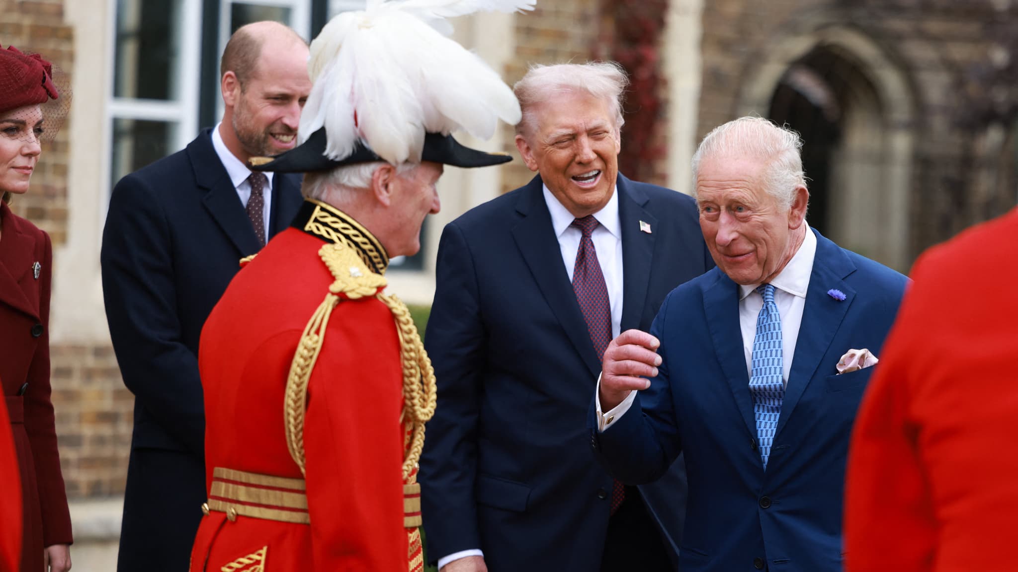 LES IMAGES DE L'ARRIVÉE DE DONALD TRUMP AU CHÂTEAU DE WINDSOR, ACCUEILLI PAR LA FAMILLE ROYALE