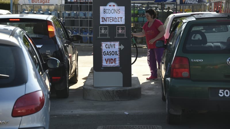 De nombreuses stations-essence connaissent des difficultés d'approvisionnement en carburant.