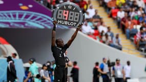 Un arbitre pendant un match de la Coupe du monde 2022