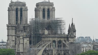 L'incendie a pris sur le toit, à l'endroit où un échafaudage était en cours d'installation.