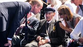 Le prince William échangeant avec des vétérans à Portsmouth, le 5 juin 2024. 