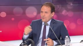  "J'ai eu dans la cour d'école toutes les insultes habituelles "bol-de-riz", etc, qui ne sont pas faciles à vivre quand vous êtes gamin."
