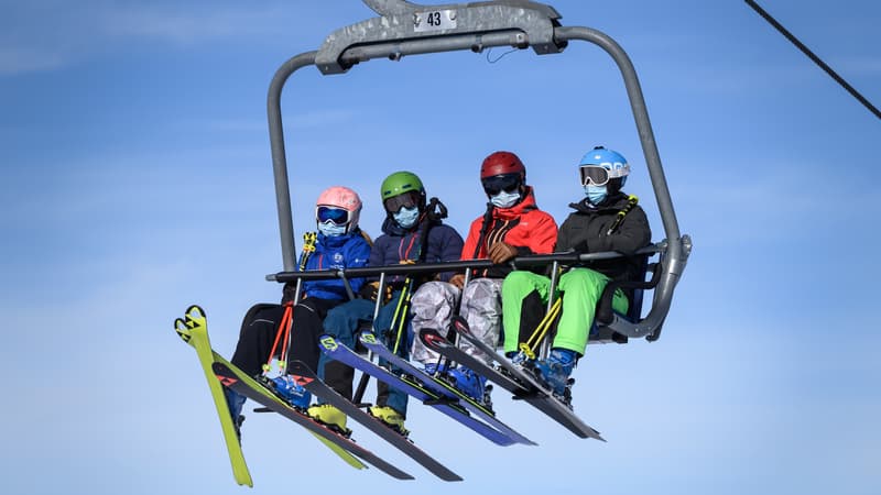 Skieurs dans la station de Verbier, en Suisse, le 15 novembre 2020