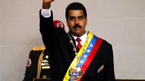 Nicolas Maduro, fils spirituel et dauphin désigné de feu Hugo Chavez, a prêté serment vendredi à Caracas comme président du Venezuela en présence de nombreux dirigeants étrangers. /Photo prise le 19 avril 2013/REUTERS/Carlos Garcia Rawlins