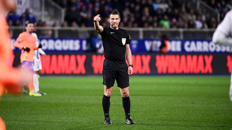 "Un moment difficile à vivre": Jérémy Stinat, arbitre d'Auxerre-OM, sort du silence