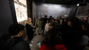 Des supporters des South Winners visitent le camp des Milles, le 23 décembre 2024 près d'Aix-en-Provence