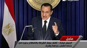 Le président égyptien Hosni Moubarak mardi soir à la télévision. Malgré l'intervention télévisée du raïs, des manifestants se sont rassemblés place Tahrir dans le centre du Caire, mercredi matin, au neuvième jour de la contestation, pour tenter d'obtenir
