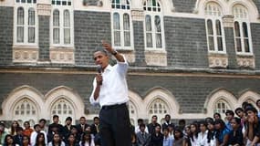 Lors d'une rencontre avec des étudiants de Bombay, Barack Obama a appelé l'Inde à accentuer les efforts de rapprochement avec le Pakistan. "Mon espoir est, qu'avec le temps, la confiance se développe entre ces deux pays, qu'un dialogue commence, peut-être