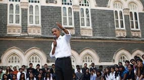 Lors d'une rencontre avec des étudiants de Bombay, Barack Obama a appelé l'Inde à accentuer les efforts de rapprochement avec le Pakistan. "Mon espoir est, qu'avec le temps, la confiance se développe entre ces deux pays, qu'un dialogue commence, peut-être