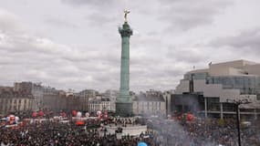 Une manifestation contre la réforme des retraites le 23 mars 2023 place de la Bastille à Paris. 