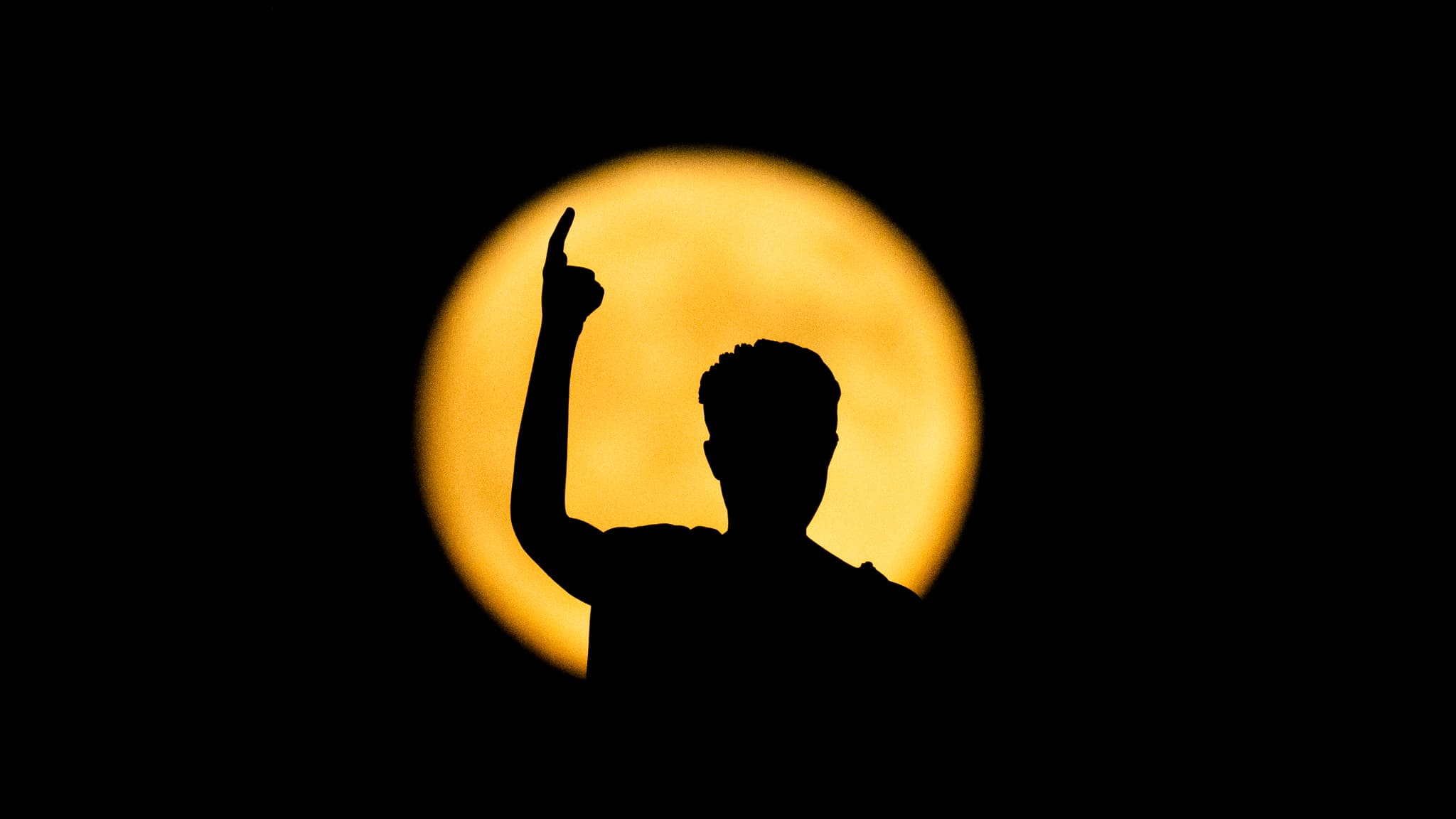 Le monument à la Liberté de Nicosie (Chypre) se dessine devant la super lune du 1er août 2023. Le monument à la Liberté de Nicosie (Chypre) se dessine devant la super lune du 1er août 2023.