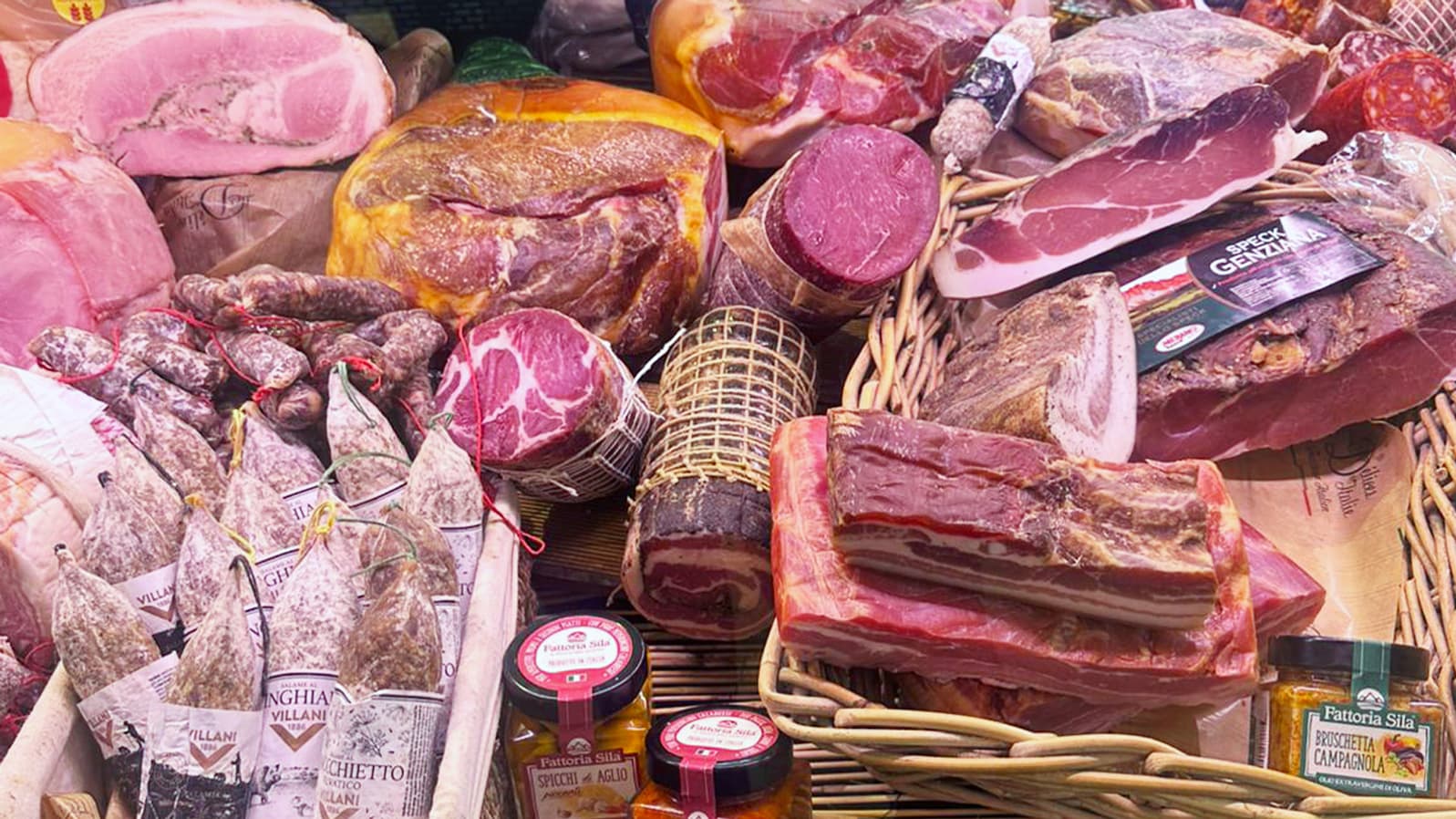 Salami, Coppa, Nduja, Spianata... la charcuterie italienne s’invite dans vos moments de convivialité.