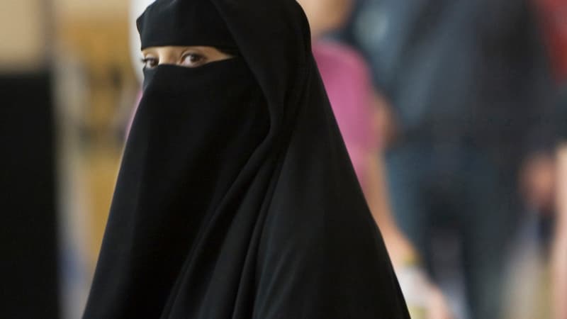 Une femme portant le niqab au volant, a été verbalisée à Nantes