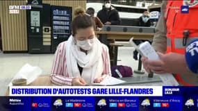 Des distributions d'autotests en gare de Lille-Flandres