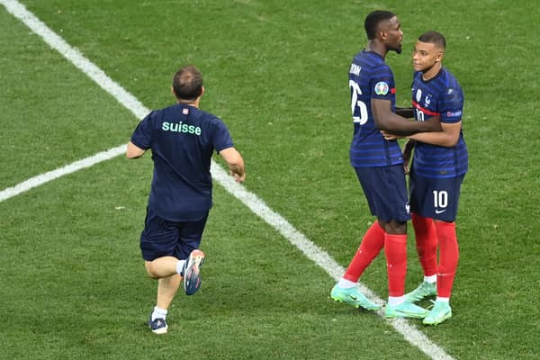 Marcus Thuram et Kylian Mbappé après France-Suisse