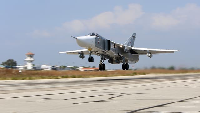 Un avion russe Sukhoi Su-24, du même modèle que celui abattu par la Turquie ce mardi 24 novembre. 