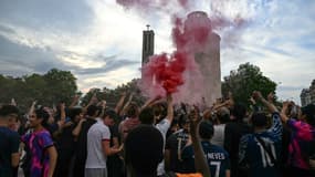 Des supporters du PSG célèbrent le sacre en Ligue des champions, le 31 mai 2025.