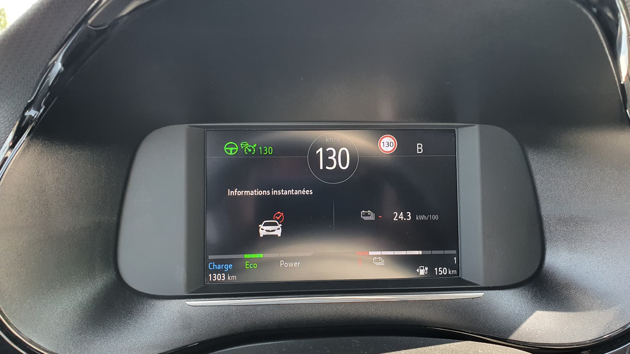 Opel aurait clairement pu faire mieux sur cet écran juste sous le nez du conducteur. Opel aurait clairement pu faire mieux sur cet écran juste sous le nez du conducteur.