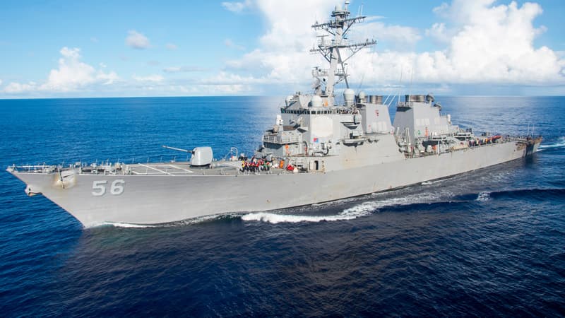 Le destroyer USS John S. McCain.