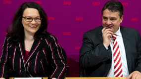 Andrea Nahles, future ministre du Travail, ici avec Sigmar Gabriel, qui hérite du ministère de l'Economie.