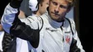 Sa 5e place à Singapour est synonyme de victoire pour le leader du championnat du monde qui accroit son avance sur Barrichello.