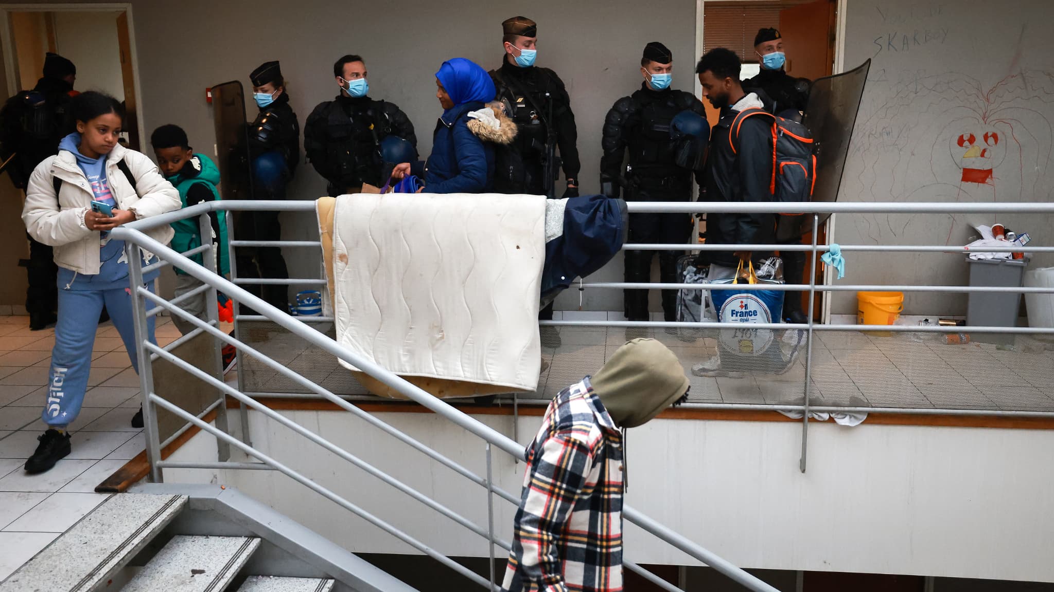Evacuation du plus grand squat de France à Vitry-sur-Seine Evacuation du plus grand squat de France à Vitry-sur-Seine