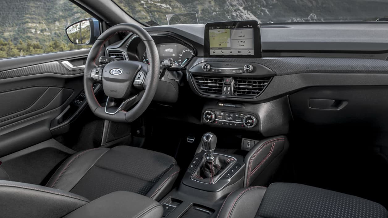 L'intérieur d'une Focus ST-Line en boîte manuelle. Notre version automatique dispose du nouveau sélecteur de modes à la place du levier de vitesse.