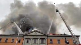 Violent incendie à la mairie d'Annecy_5 - Témoins BFMTV