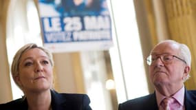 Pour Marine Le Pen, son père a fait une "faute politique".