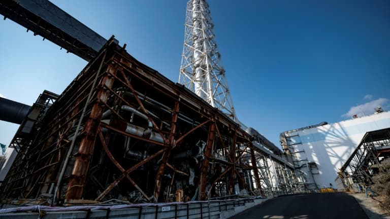Un bâtiment endommagé d'un des réacteurs de la centrale de Fukushima, le 21 février 2021 au Japon