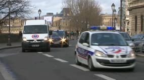 Le convoi amenant Jawad Bendaoud au Palais de Justice de Paris.