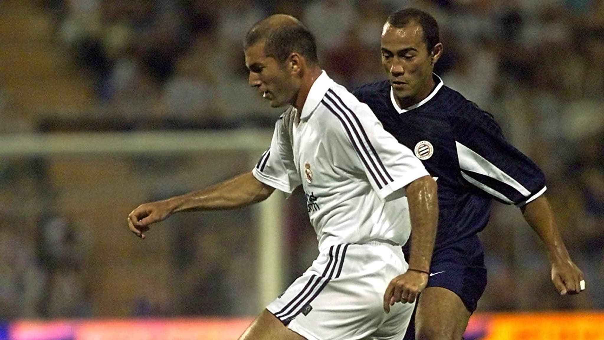 Le premier match (amical), contre Montpellier, de Zinédine Zidane avec le Real Madrid, à Alicante le 1er août 2001